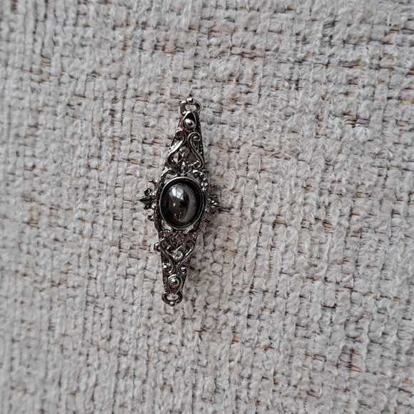 Assorted Brooch Pin Collection - Picture 7 of 16